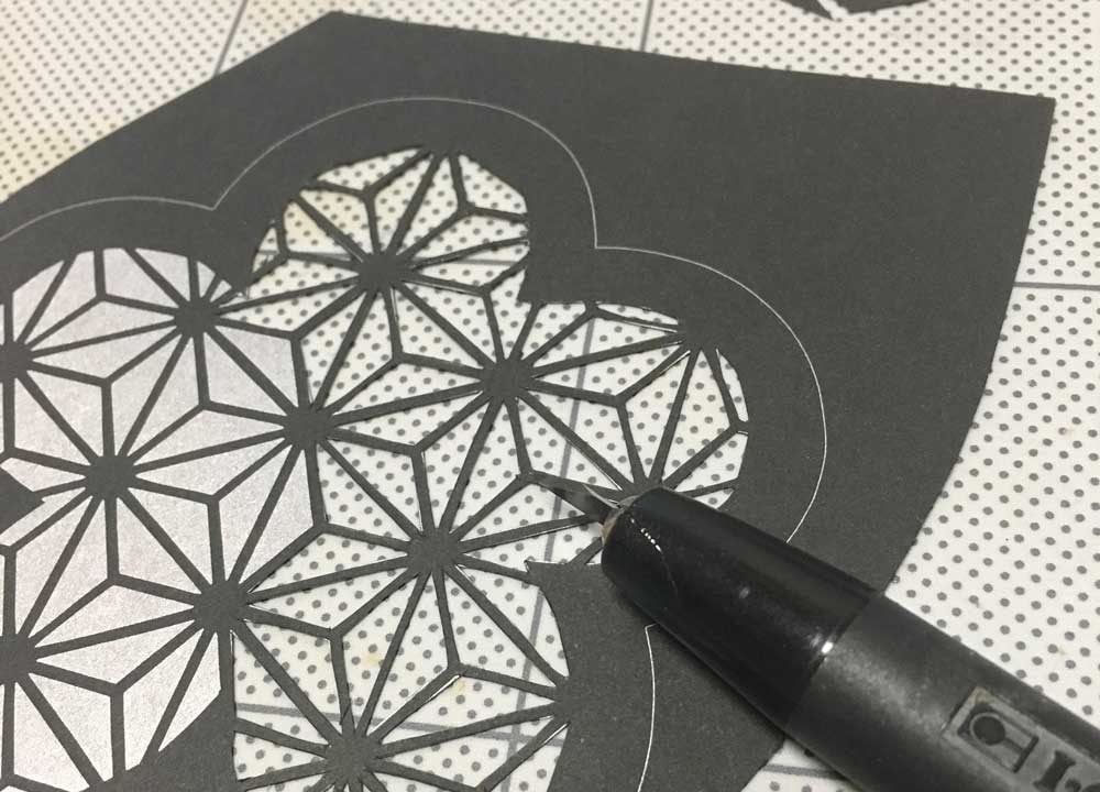 切り絵 初心者でも簡単にできた 自律神経が整う効果がある スケボーに乗った猫