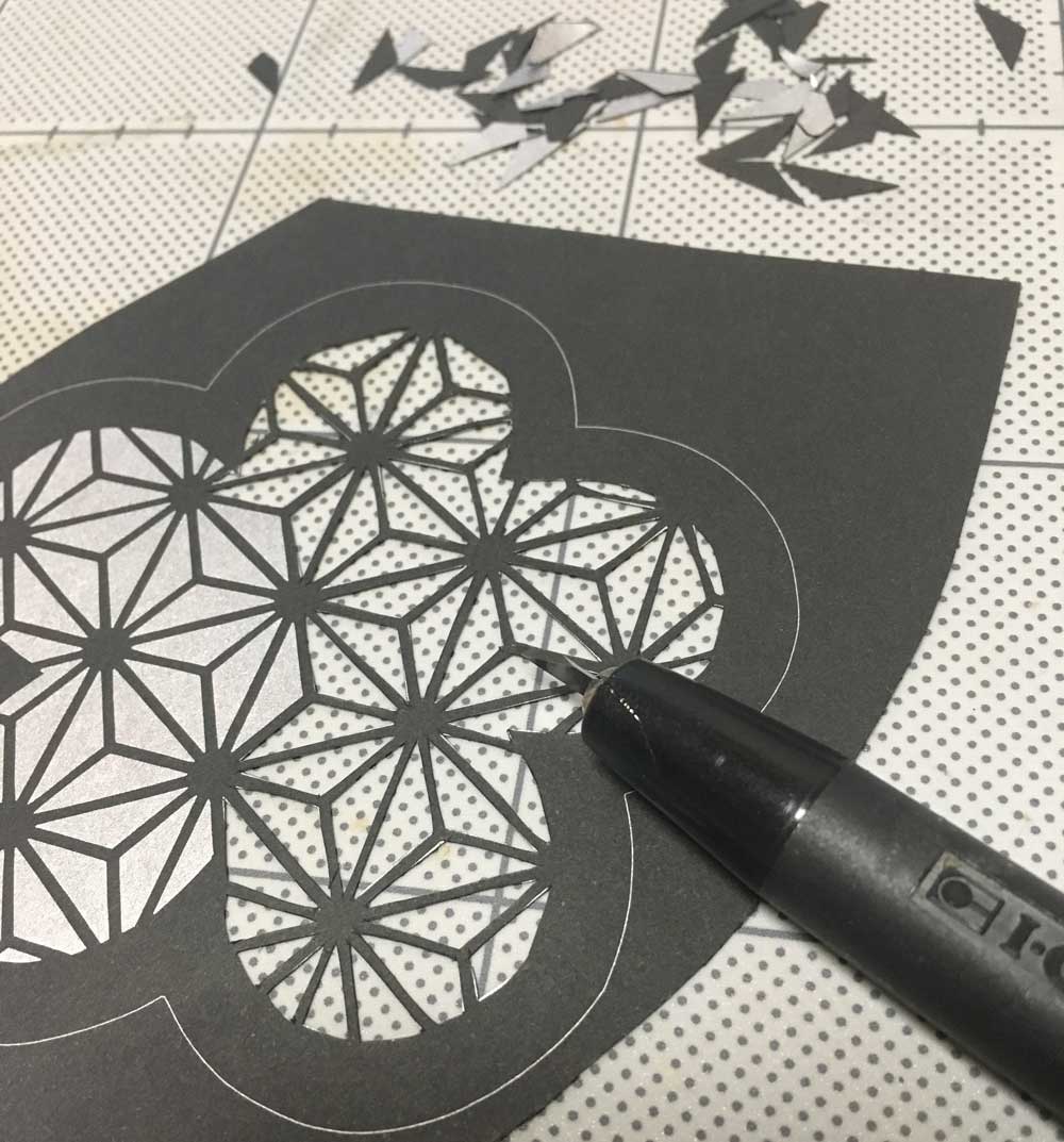 切り絵 初心者でも簡単にできた 自律神経が整う効果がある スケボーに乗った猫